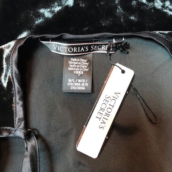 NEW! Victoria’s Secret Crushed Velvet Slip Dress M - Picture 2 of 6